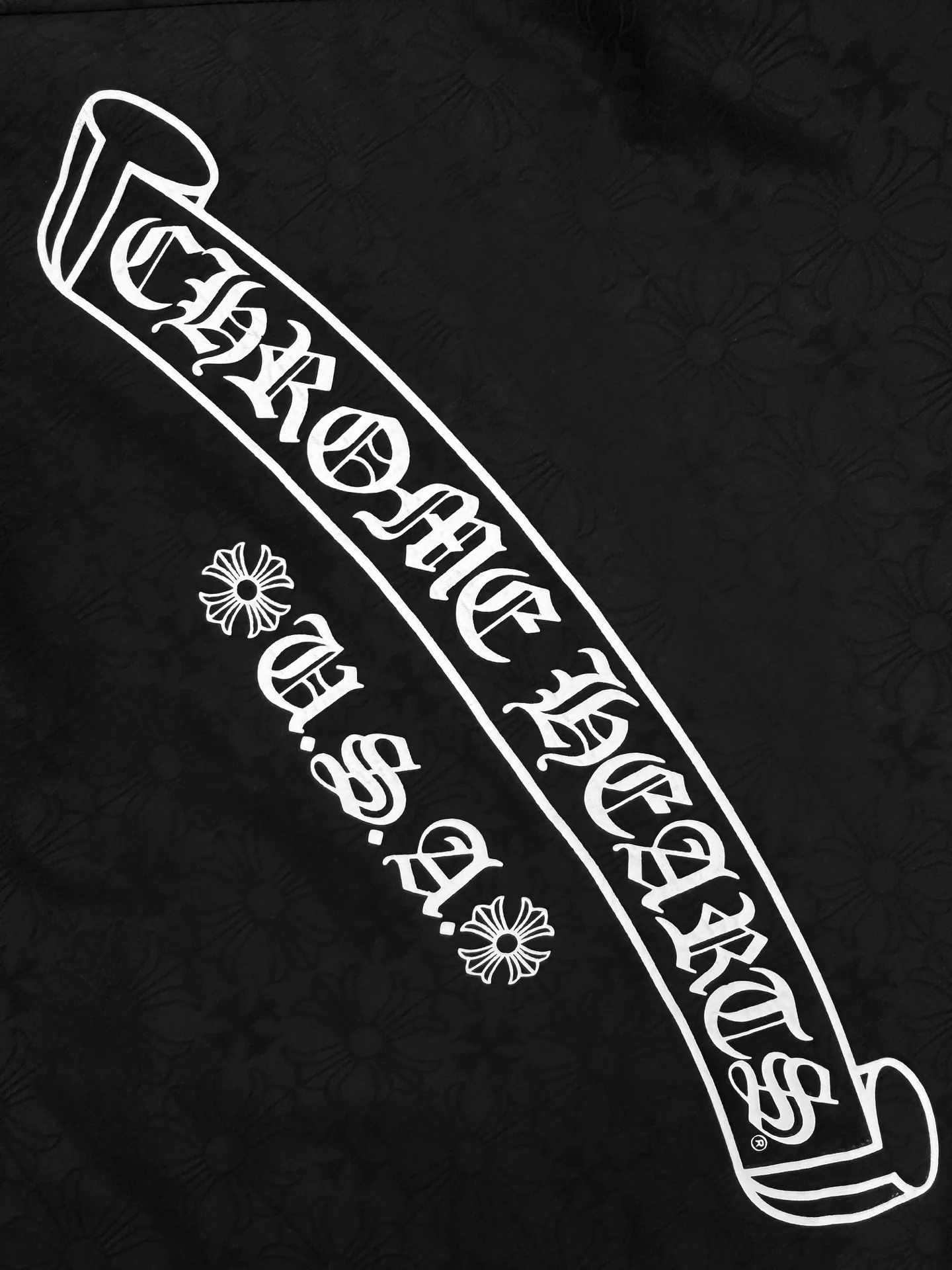 P610 Chrome Hearts full-print dark pattern zipper jacket. Customized phantom floral silk woven fabric. Excellent texture. Comfortable and close to the skin. Mainly based on obsidian black. Like star trails under the night. Encounter the CH pattern covering the body. Derived from the brand's profound cultural heritage. Quietly emerging in a looming manner. Dark pattern aesthetics. Rebellious compatibility. Low-key edge. Full of recognition. Interpretation of unparalleled fashion style. Casual sophistication. Make every touch a ceremonial experience. Process 1: Fabric jacquard technology. By weaving a full-width CH dark jacquard texture technology on the surface of the fabric, control the interweaving method of warp and weft lines. Precisely control the interweaving density and tension of the yarn to make it more three-dimensional. Process 2: Use glue printing. The printing has been modified three times with the film screen. Use glue liquid paint to print the pattern on the fabric. Bake the fabric to fix the printing pattern. Technique 3: Infrared positioning cutting machine. The precise positioning of materials is achieved through infrared emitters and infrared receivers. The accuracy can reach the micron level, thereby meeting the effect of high-precision cutting of alignment strips. Process 4: The fabrics are washed and have a better hand feel. They are not easy to deform, not easy to shrink, not easy to fade, and maintain long-term beauty. Accessories: Customized 1:1 CH zippers, customized 1:1 CH snap buttons, customized 1:1 CH leather main wheat, customized 1:1 CH leather code labels. Customized 1:1 CH trademark Fit: Loose fit Size: S M L XL Style number: CC902